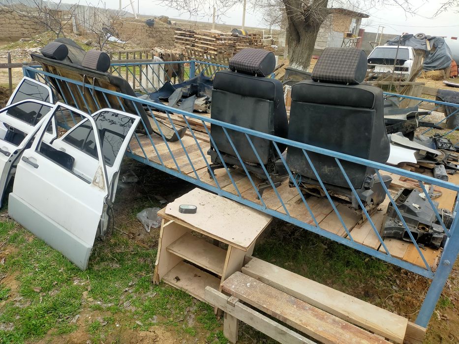 Мерседес 190 запчасть