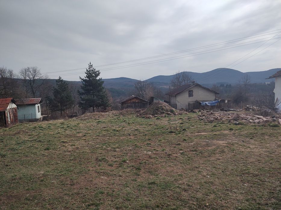 Парцел с къща с.Шума