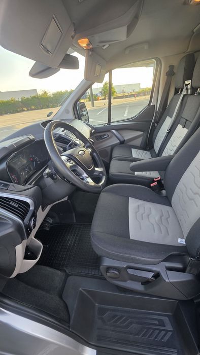 Ford Tourneo Custom L2 8+1