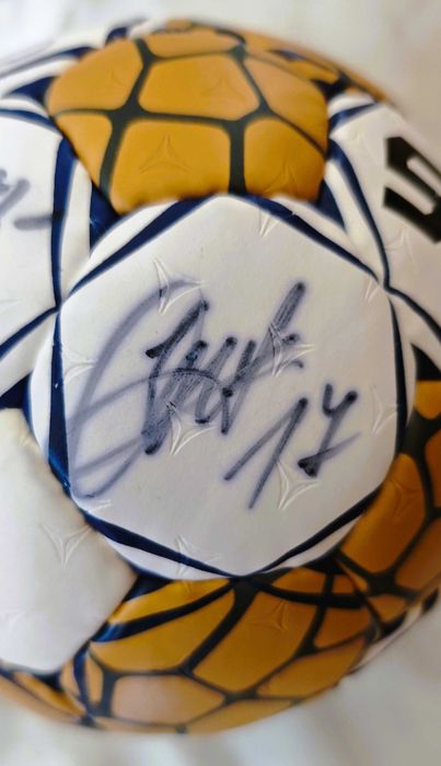 Minge handbal cu autograf original Cristina Neagu  CSM - De colecție