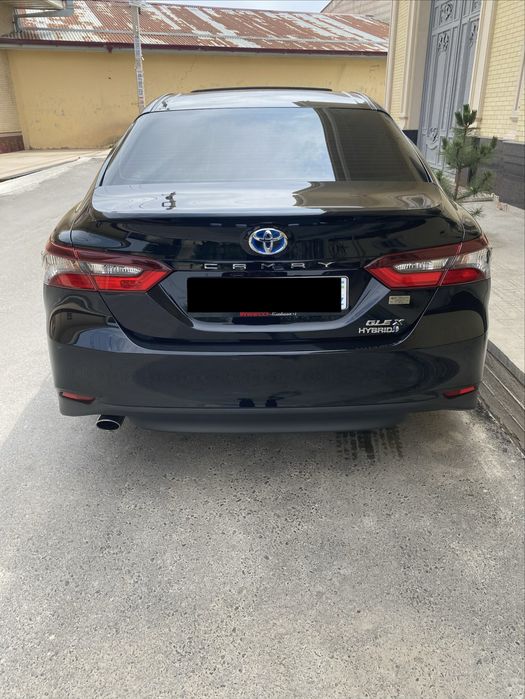 Toyota Camry 2.5 hybrid 2023 yil