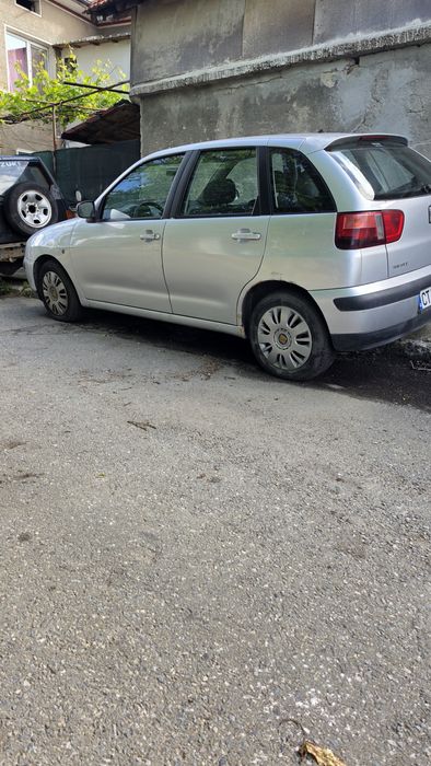 Продавам Сеат ибиза 1.4