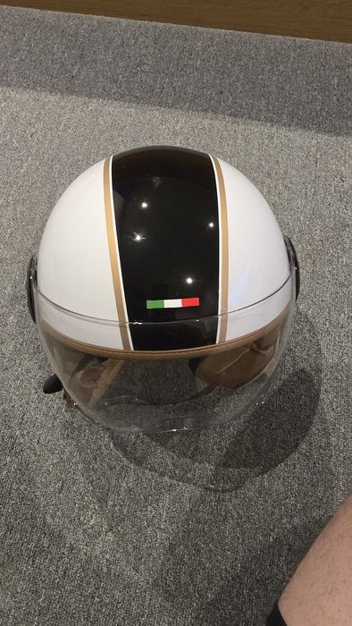 Каски  за мотор или...