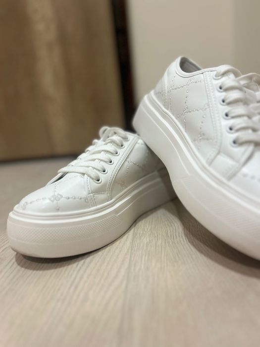 Обувки - марка ,,Badura”