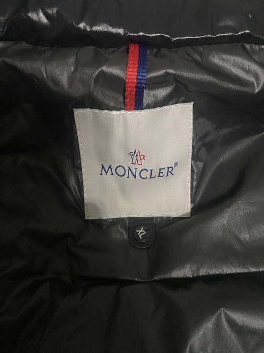 MONCLER жилетка