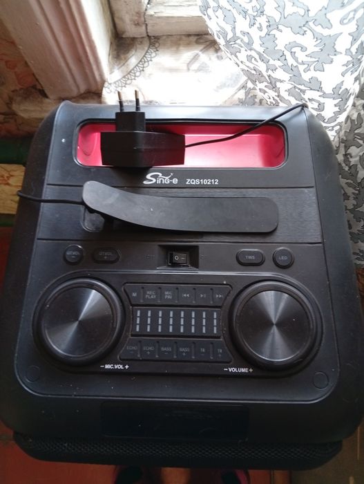 Продам музыкальную колонку