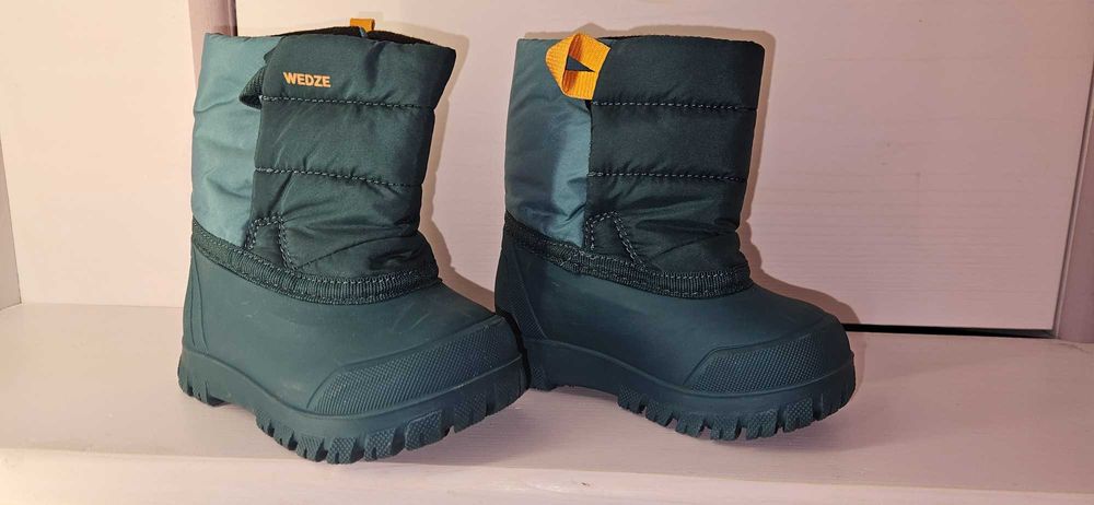 Нови ботуши за бебе, размер 20-21