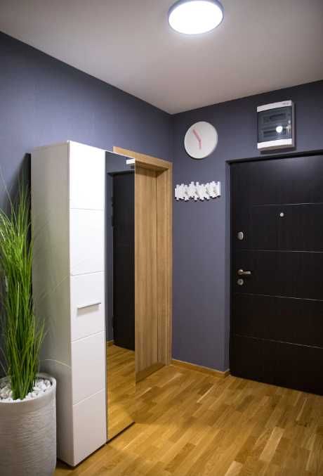 Дава се под наем Двустаен апартамент в Пловдив, Изгрев - 58 кв.м за 200 € - Снимка #2