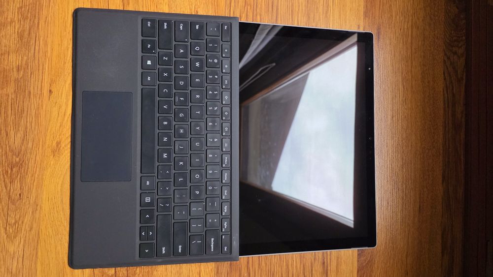 Tableta Microsoft Surface Pro 7, Quad Core i5-1035G4, SSD, 12.3 inci 2K, Windows
