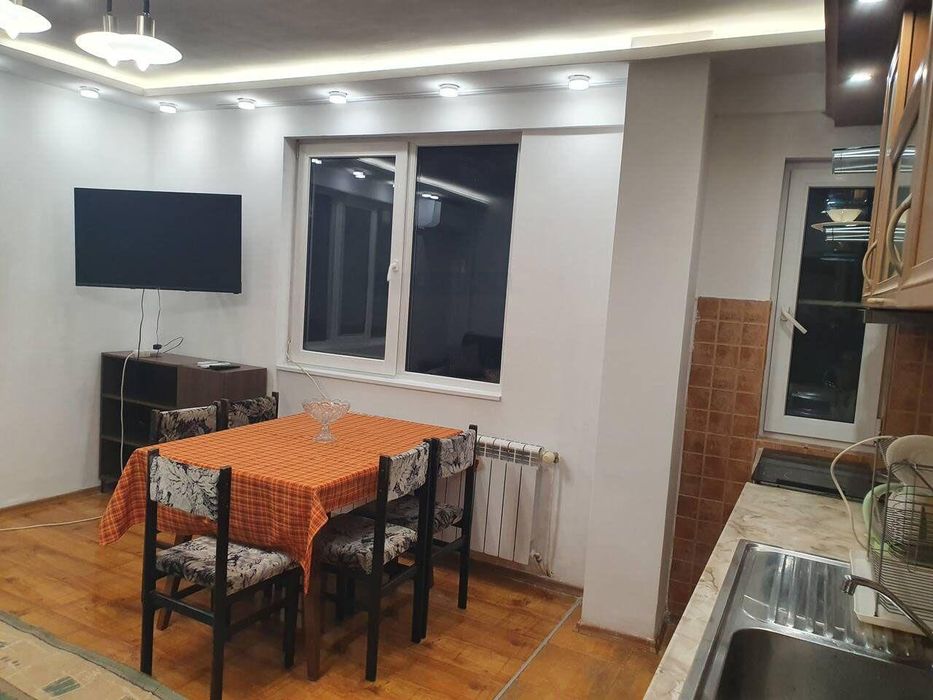 Тристаен апартамент под наем в ж.к. Оборище, 2218897