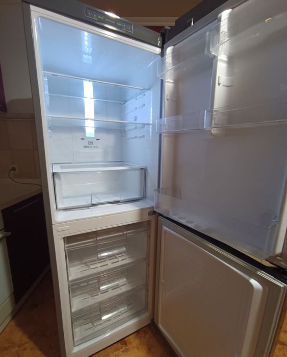 Продам холодильник LG