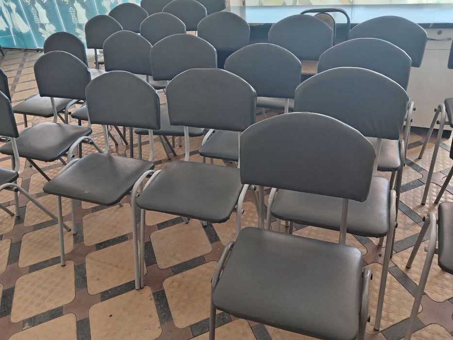 Stullar. O'quv markaz hamda choyxonalar uchun yumshoq stullar