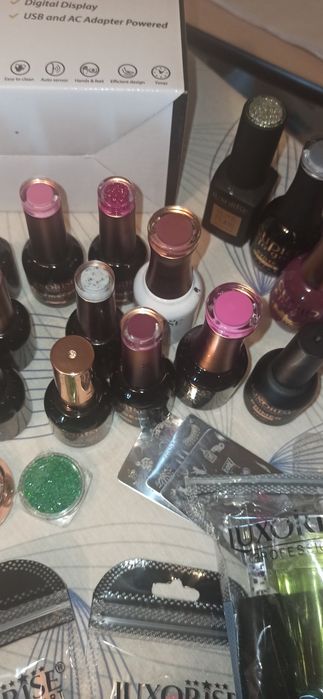 Vând oje senipermanente noi