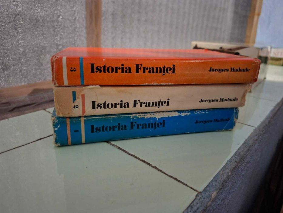 Lichidare biblioteca personala! Comandati ce doriti! Carti vechi in stare foarte buna.