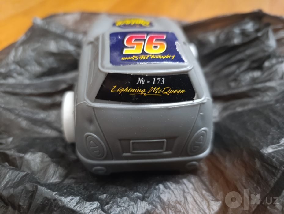 Игрушечная машина