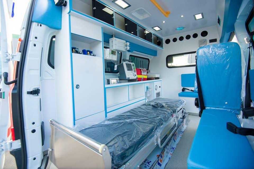 Ford  Ambulance машина скорой помощи новая, 2 л мотор бензиновый.