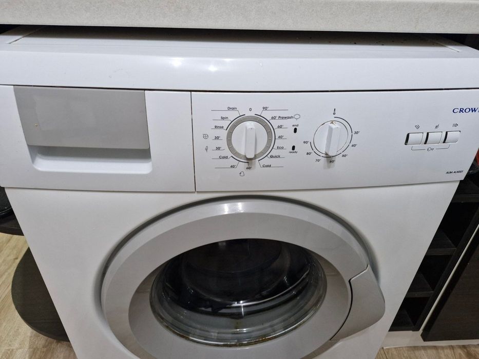 Бяла Пералня Crown
