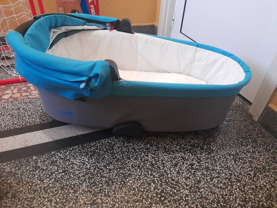 Бебешка количка с два коша