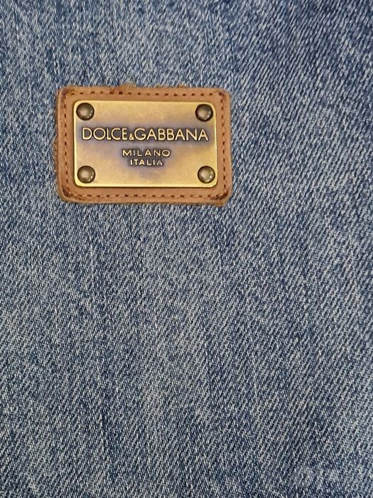 Продаётся мужская джинсовая куртка Dolce Gabbana .
