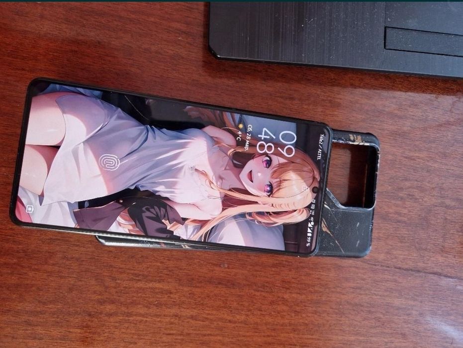 Продам Asus ROG phone 8 или обмен на Samsung