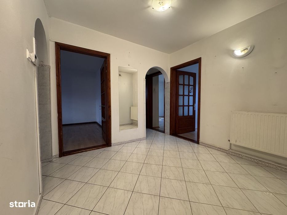 Nemobilat 3 camere 85 mp cu grădină Tatarasi Metalurgie