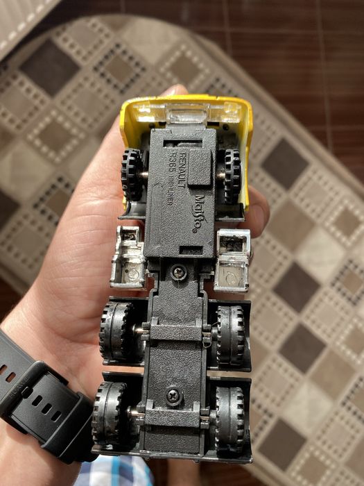 Vand lot machete scara 1:50