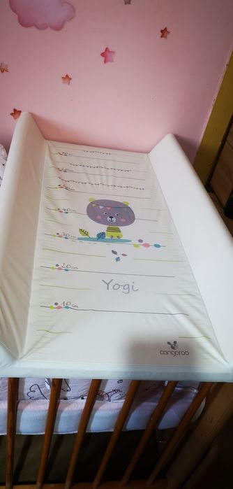 Твърд повивалник за бебешка кошара