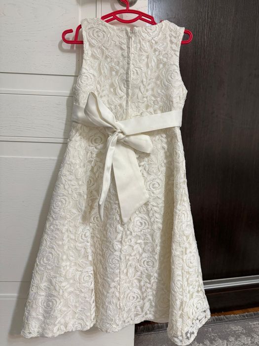 Платья детские праздничные