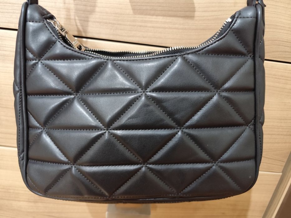 Дамска чанта  с дълга дръжка