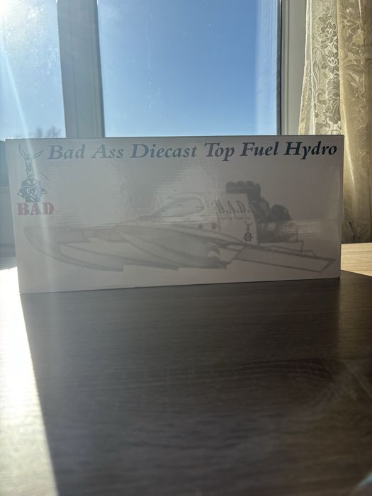 Machetă de colecție Speedboat Bad Ass Diecast Lou Osman 1:18