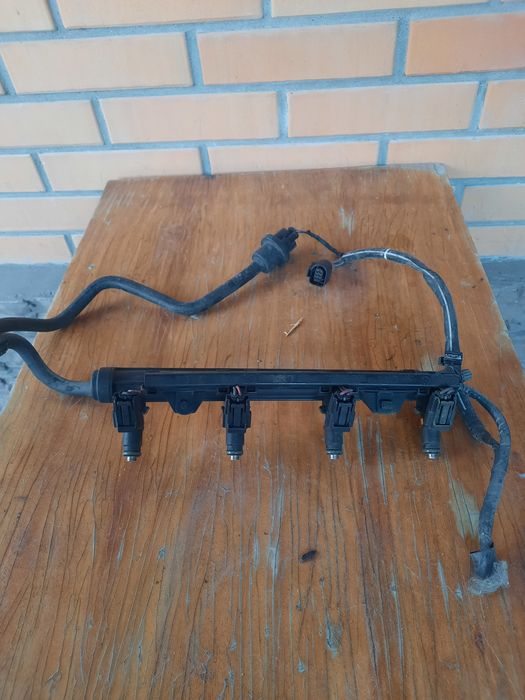 Продам Топливный рейка