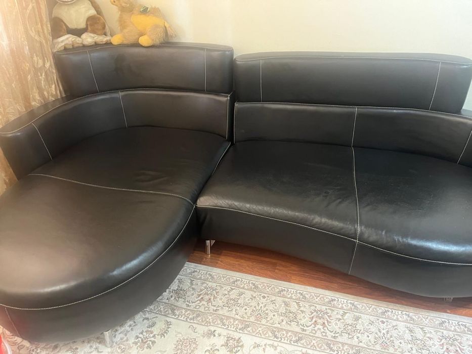 Продам кожанный диван