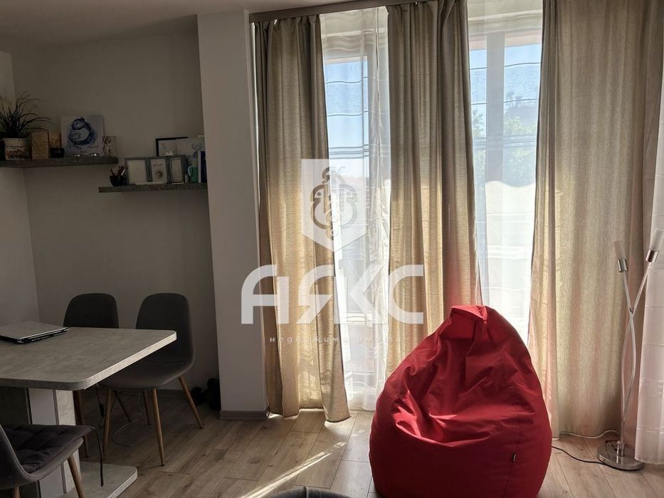 Продава се Тристаен апартамент в София, Левски - 89 кв.м за 2922 €/кв.м - Снимка #2