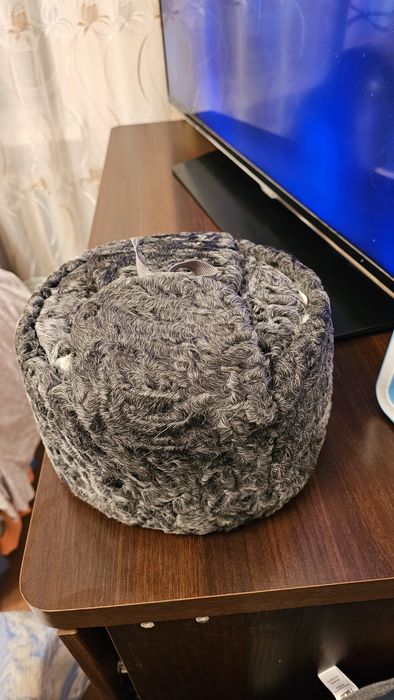 Продам каракулевую шапку