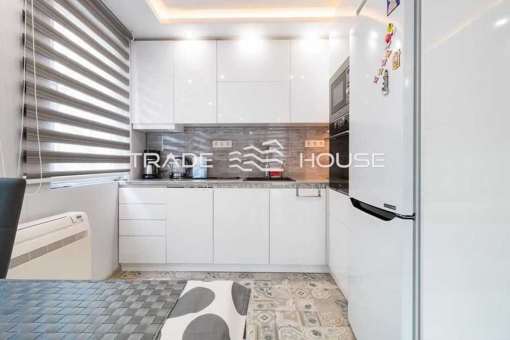 Дава се под наем Тристаен апартамент в Пловдив, Кършияка - 80 кв.м за 450 € - Снимка #2