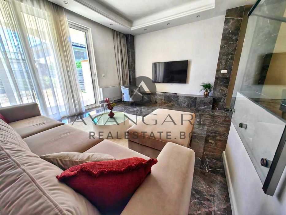 Продава се Къща в Пловдив, Остромила - 302 кв.м за 1524 €/кв.м - Снимка #4