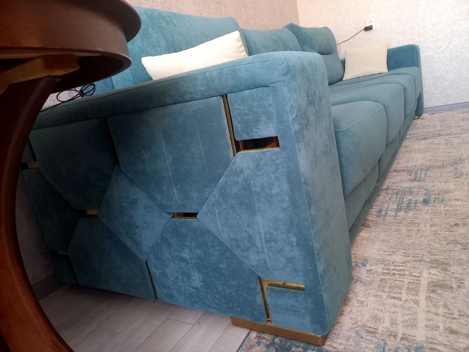 Продам диван в очень хорошем состоянии