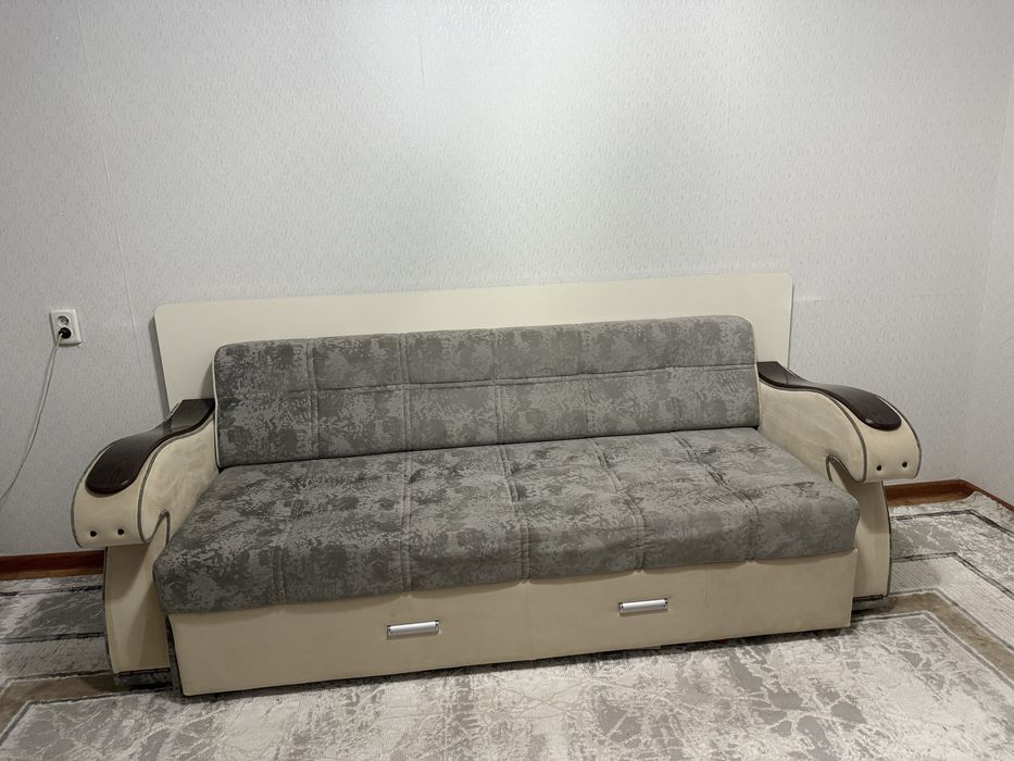 Диван 3в1. Почти новый. В хорошем состоянии