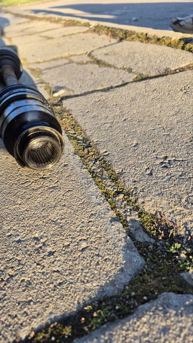 Мазда 2 части - полуоска