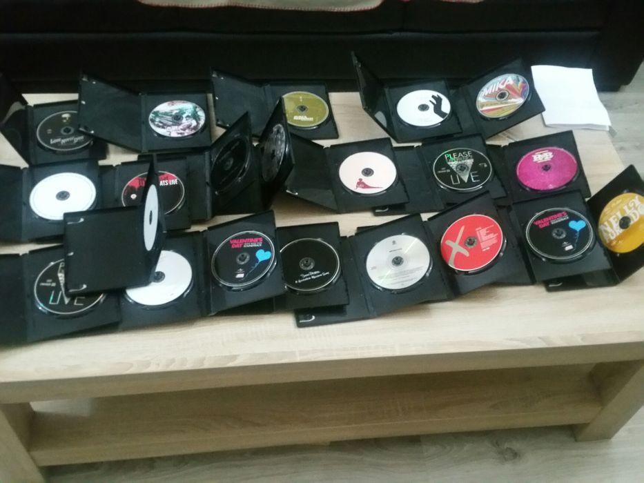 Colectie 21 CD Mika Metallica Nelly Furtado Timbaland Meat Loaf etc