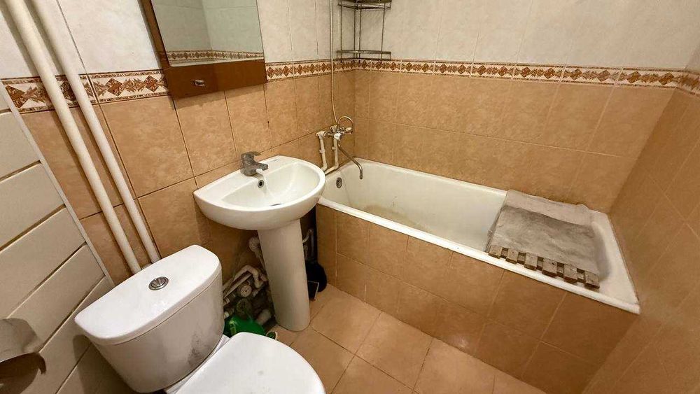 Фарғона ш. Фрунзиский 3 хонали кватира ижарага берилади.ID: 1738