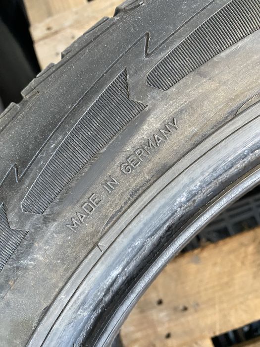 225/55/18 Дънлоп Зимни