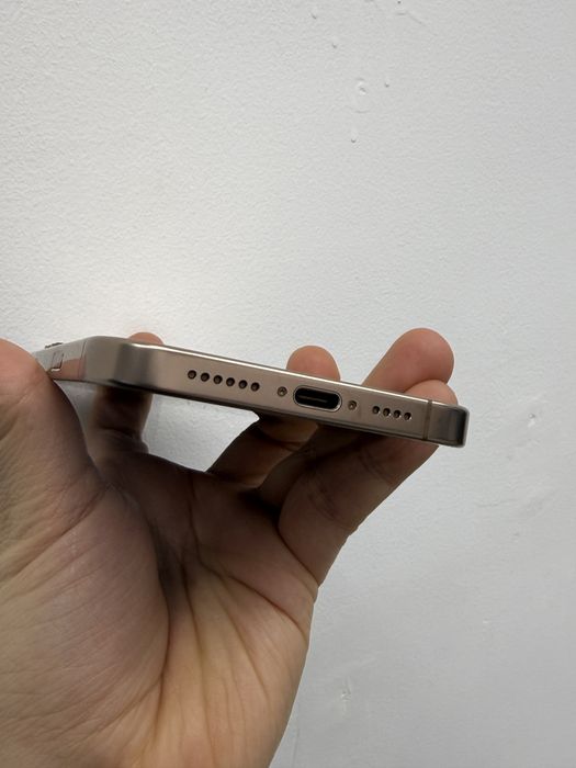 Iphone 16 pro max 256 gold идеал