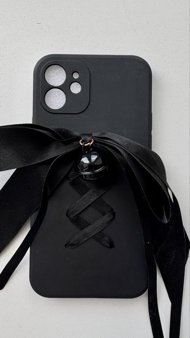 Отдам чехлы на iPhone 12