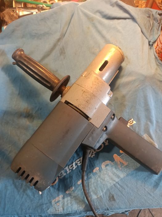 Продам дрель. Описание можете прочитать в интернете.