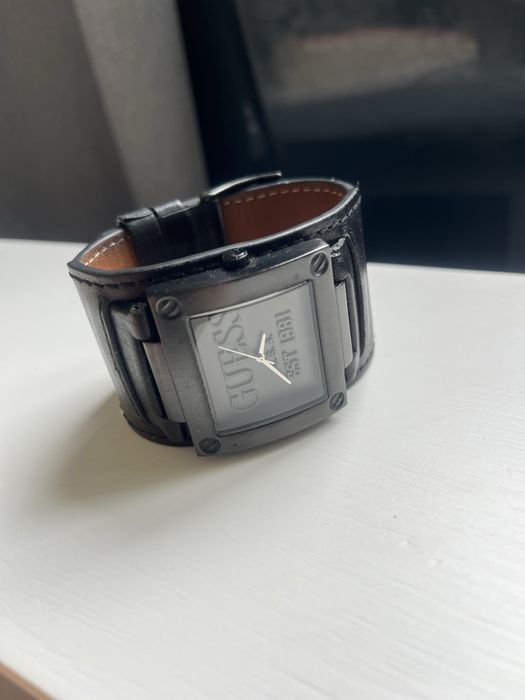 Унисекс часовник Guess