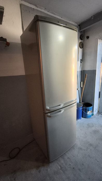 Продам холодильник Samsung