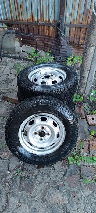 Продам комплект дисков с резиной