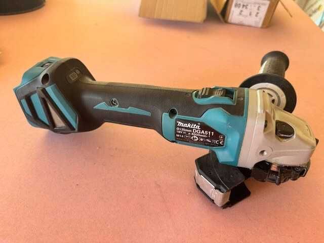 Оригинален безчетков ъглошлайф (флекс) Makita DGA511Z