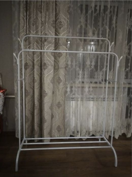Напольная вешалка